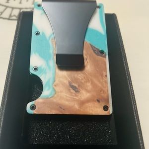 Ridge style wallet with RFID blocking